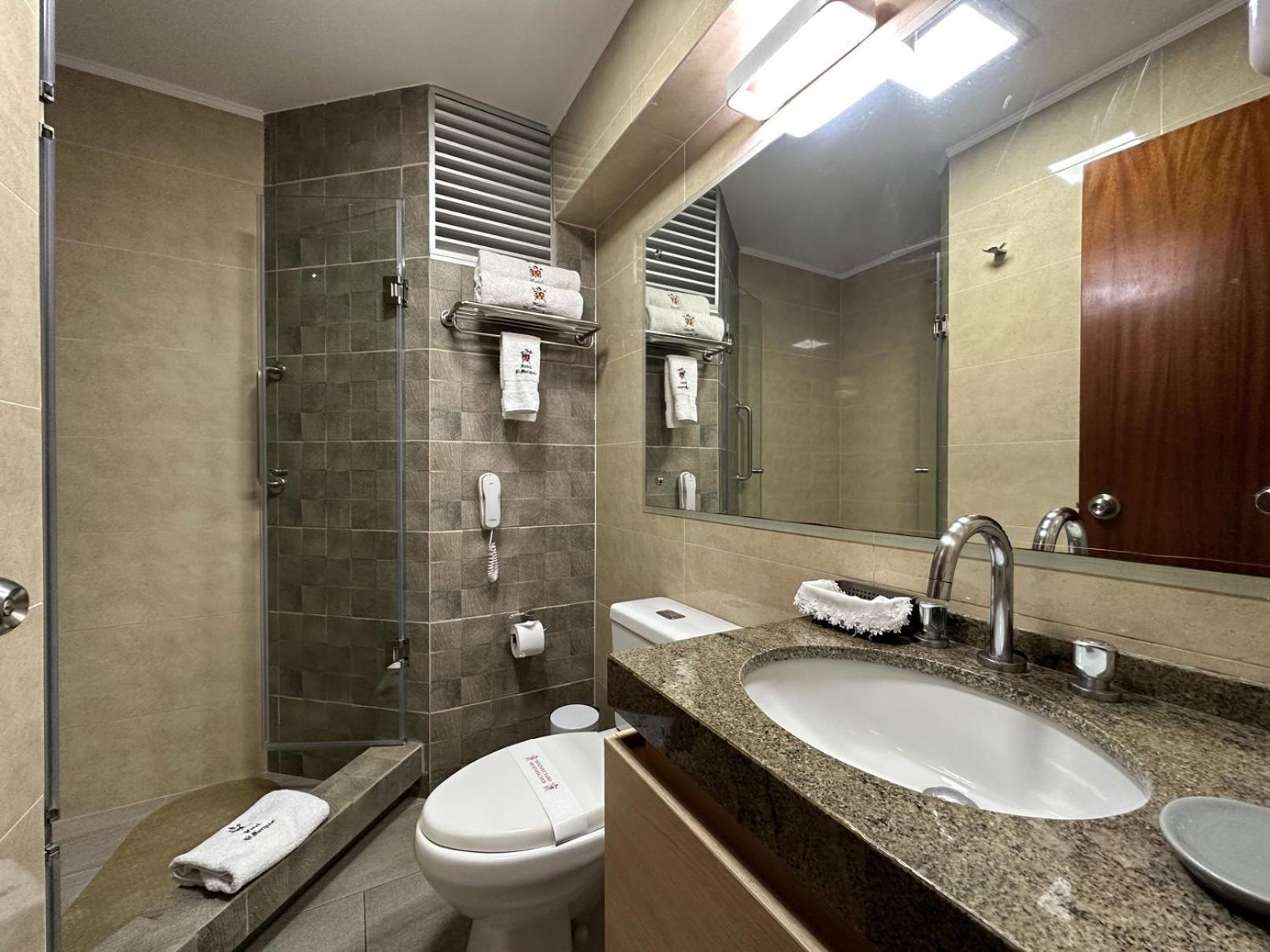 Hotel El Marques Lima Room photo